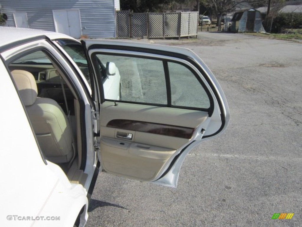 2006 Grand Marquis LS - Vibrant White / Light Camel photo #15