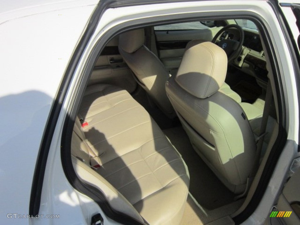2006 Grand Marquis LS - Vibrant White / Light Camel photo #16