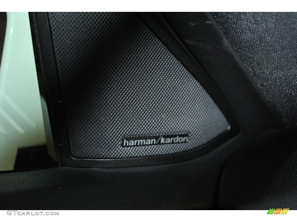 2010 E 350 4Matic Sedan - Arctic White / Black photo #21