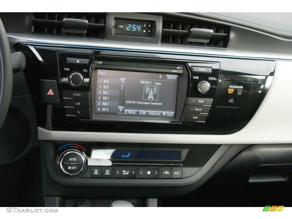 2014 Corolla LE - Classic Silver Metallic / Ash photo #6