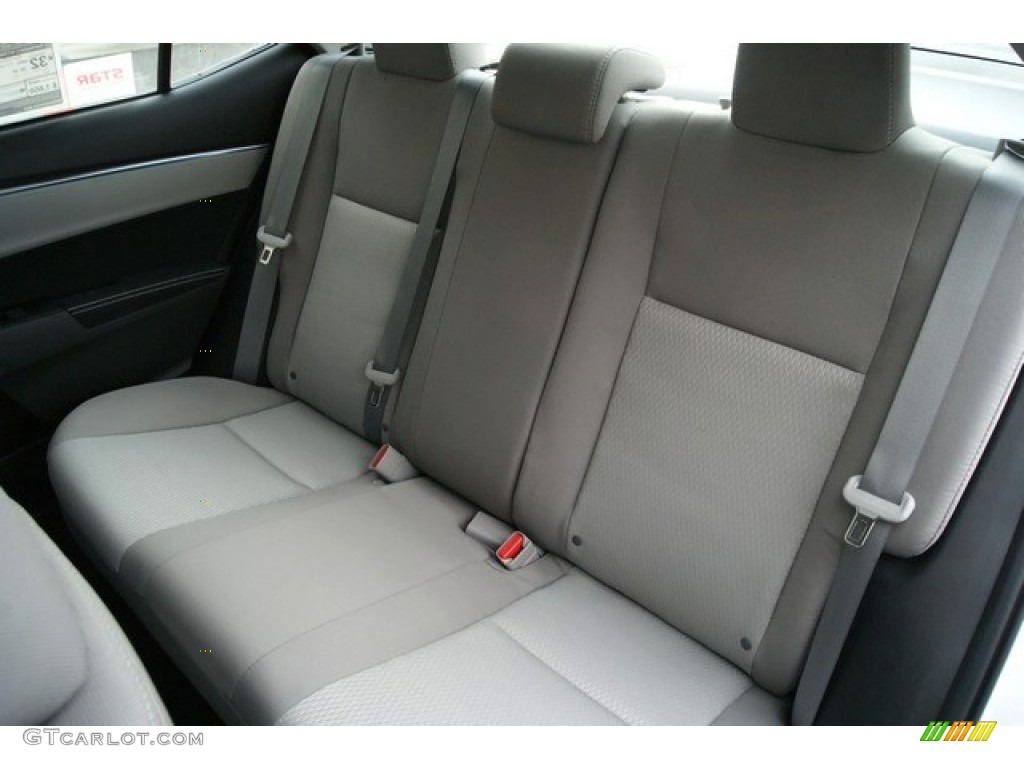 2014 Corolla LE - Classic Silver Metallic / Ash photo #7