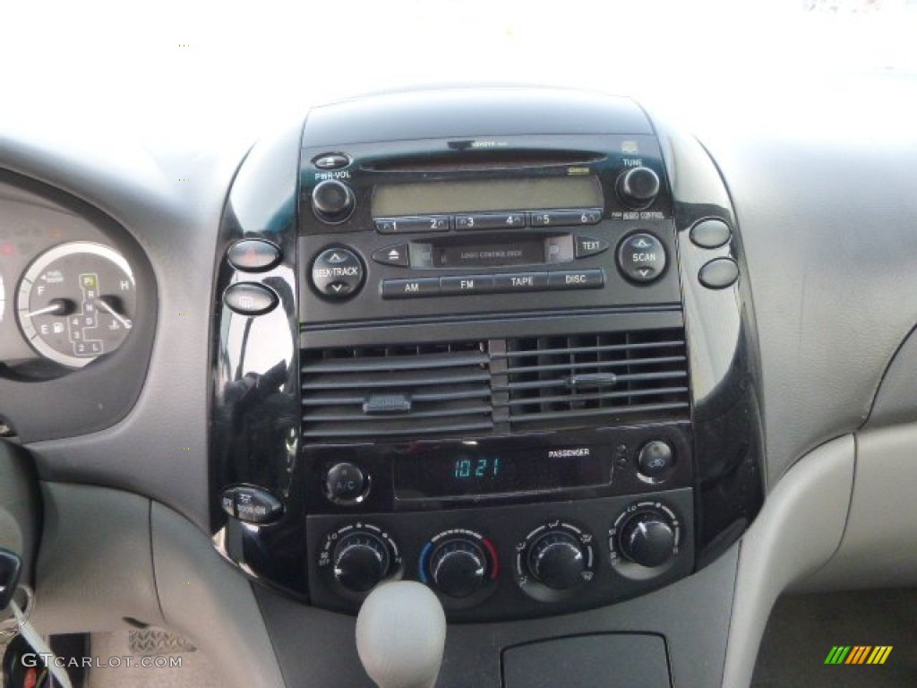 2005 Sienna CE - Silver Shadow Pearl / Stone photo #11
