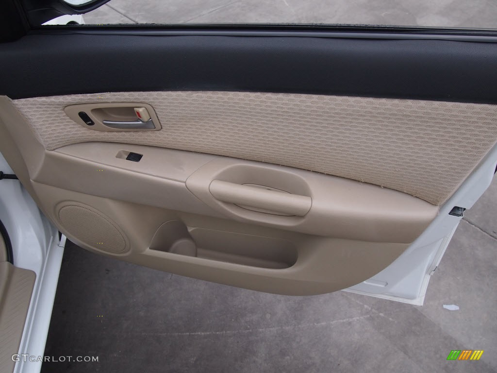 2004 MAZDA3 i Sedan - Rally White / Beige photo #5