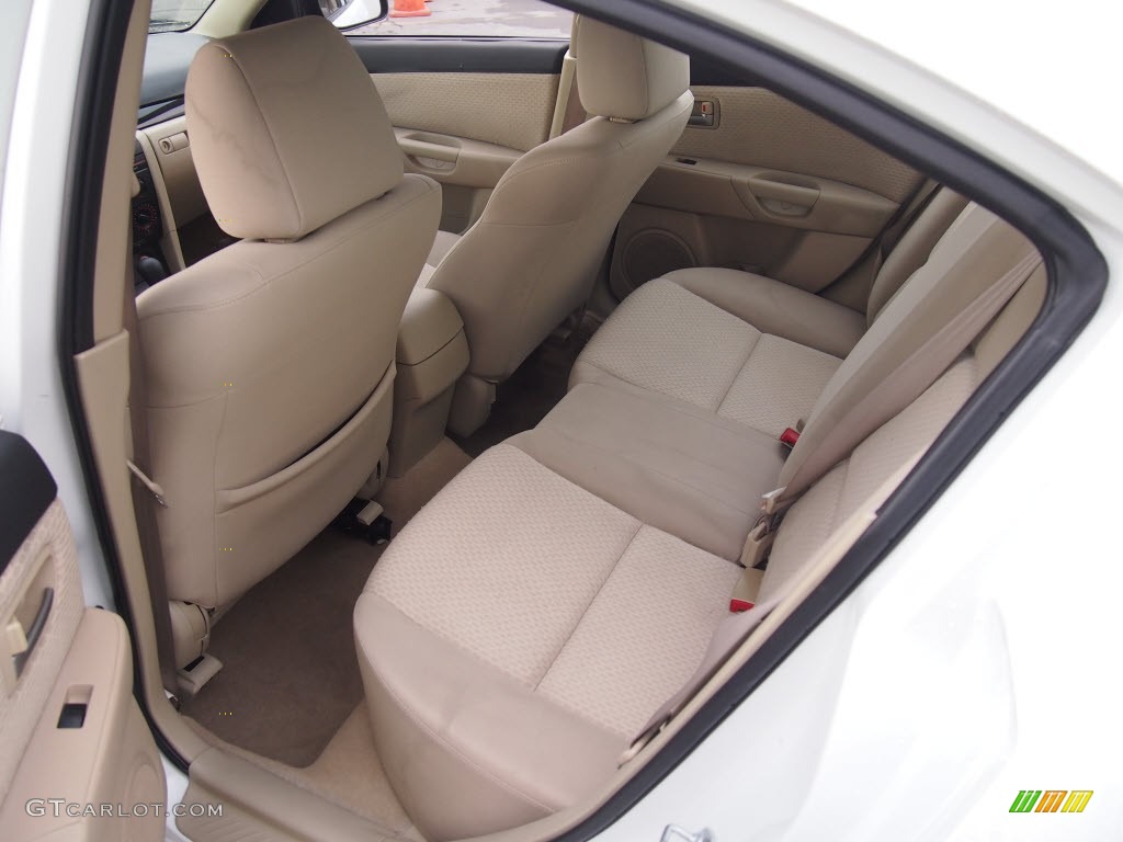 2004 MAZDA3 i Sedan - Rally White / Beige photo #11