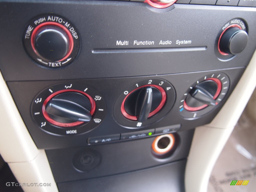 2004 MAZDA3 i Sedan - Rally White / Beige photo #23
