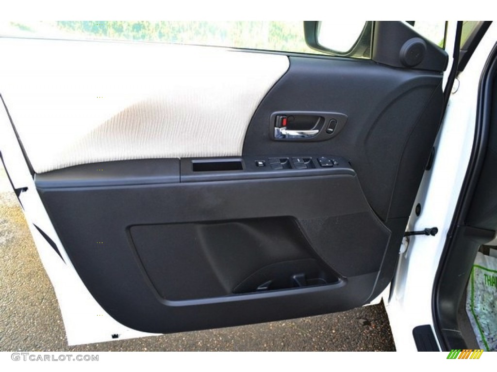 2008 MAZDA5 Sport - Crystal White / Sand photo #23