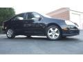 Black - Jetta SE Sedan Photo No. 19