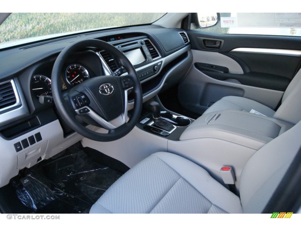 Ash Interior 2014 Toyota Highlander LE AWD Photo #90462888