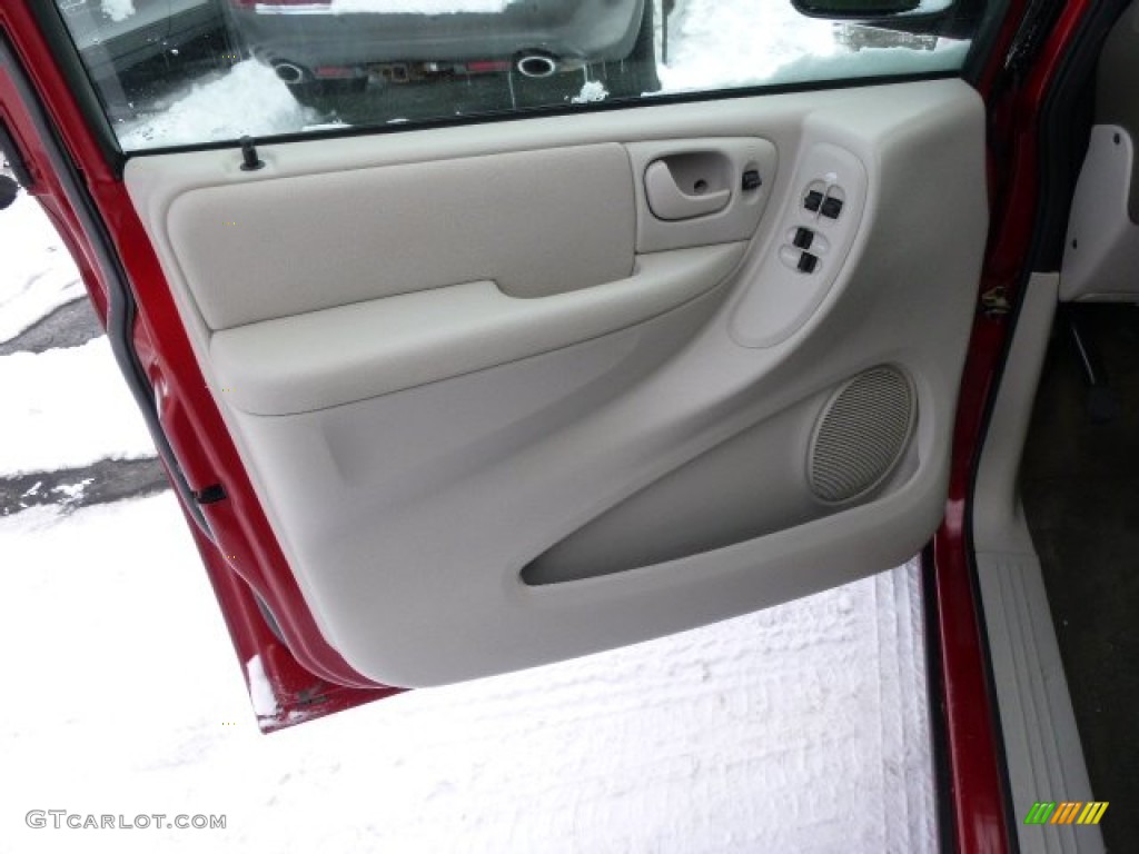 2006 Town & Country Touring - Inferno Red Pearl / Medium Slate Gray photo #11