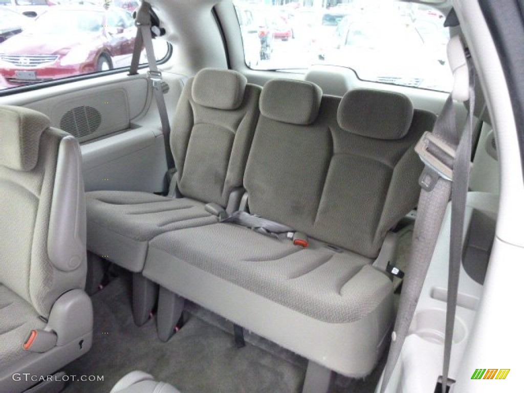 2006 Town & Country Touring - Inferno Red Pearl / Medium Slate Gray photo #13