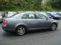 2005 Platinum Grey Metallic Volkswagen Jetta 2.5 Sedan  photo #6