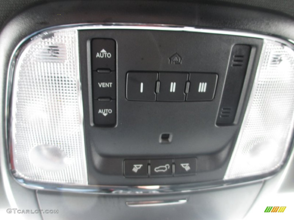 2014 Dodge Durango R/T AWD Controls Photos
