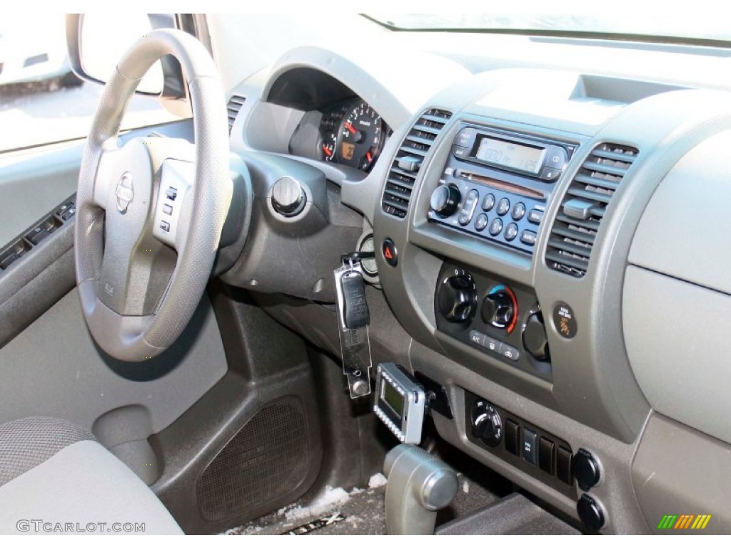 2005 Xterra S 4x4 - Red Brawn Pearl / Steel/Graphite photo #15