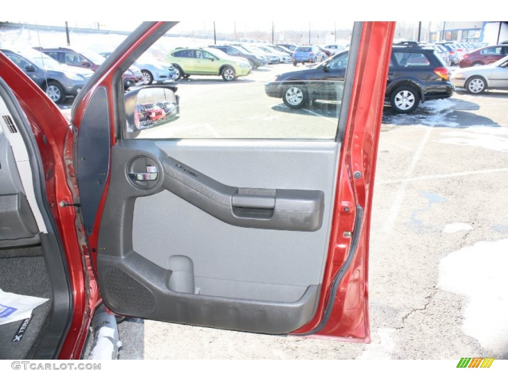 2005 Xterra S 4x4 - Red Brawn Pearl / Steel/Graphite photo #17