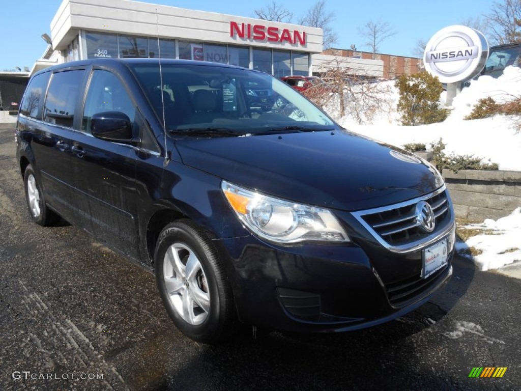 2010 Routan SE - Tanzanite Blue Metallic / Aero Gray photo #1