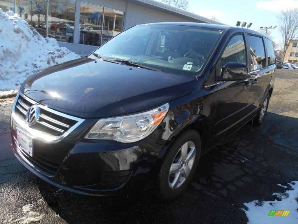 2010 Routan SE - Tanzanite Blue Metallic / Aero Gray photo #3