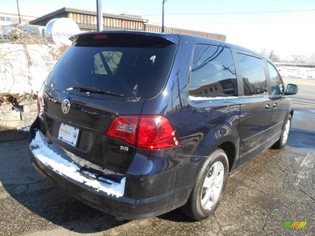 2010 Routan SE - Tanzanite Blue Metallic / Aero Gray photo #4