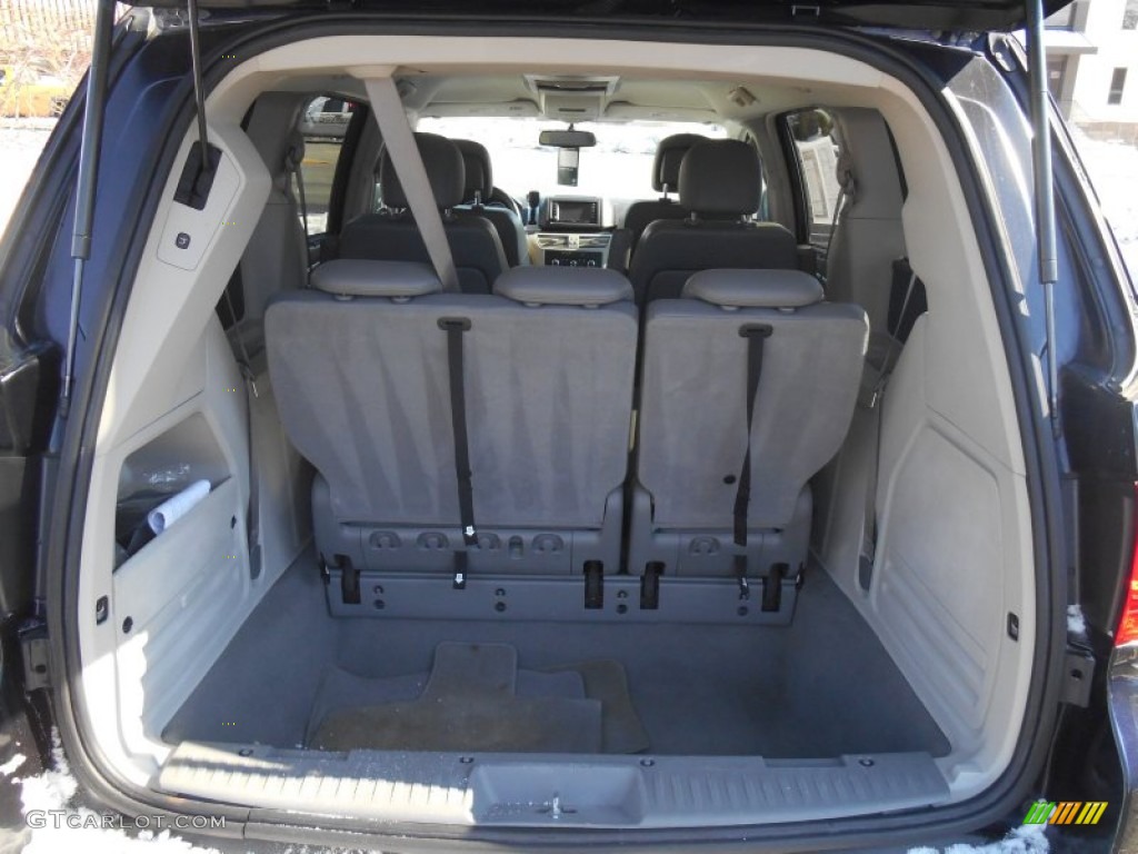 2010 Routan SE - Tanzanite Blue Metallic / Aero Gray photo #6