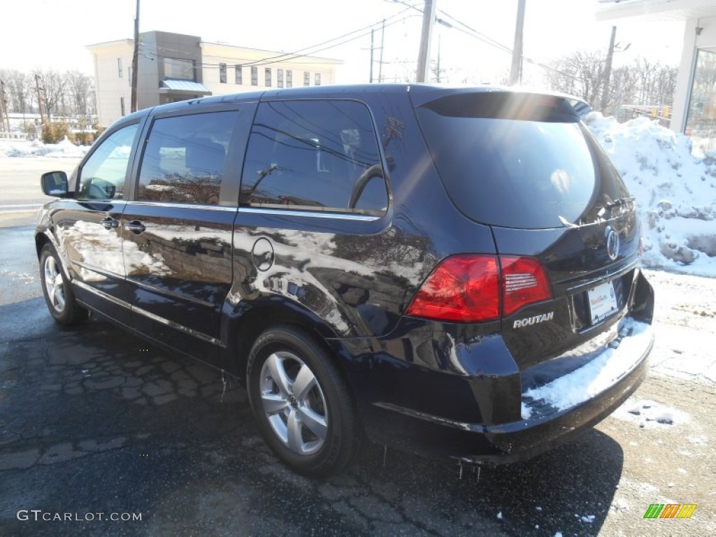 2010 Routan SE - Tanzanite Blue Metallic / Aero Gray photo #7