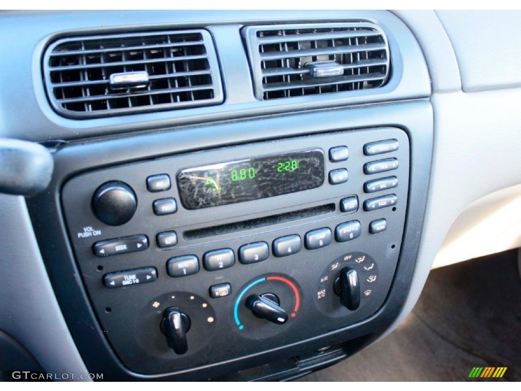 2002 Taurus SE - Blue Metallic / Medium Graphite photo #11