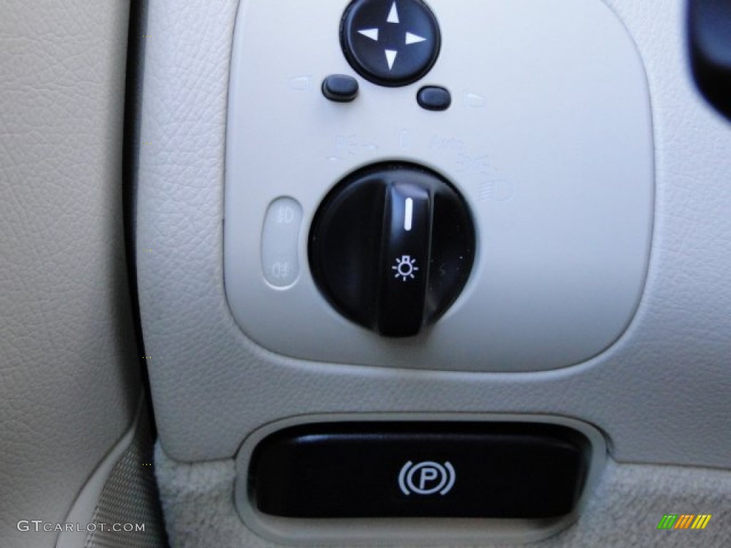 2004 CLK 500 Coupe - Alabaster White / Stone photo #33