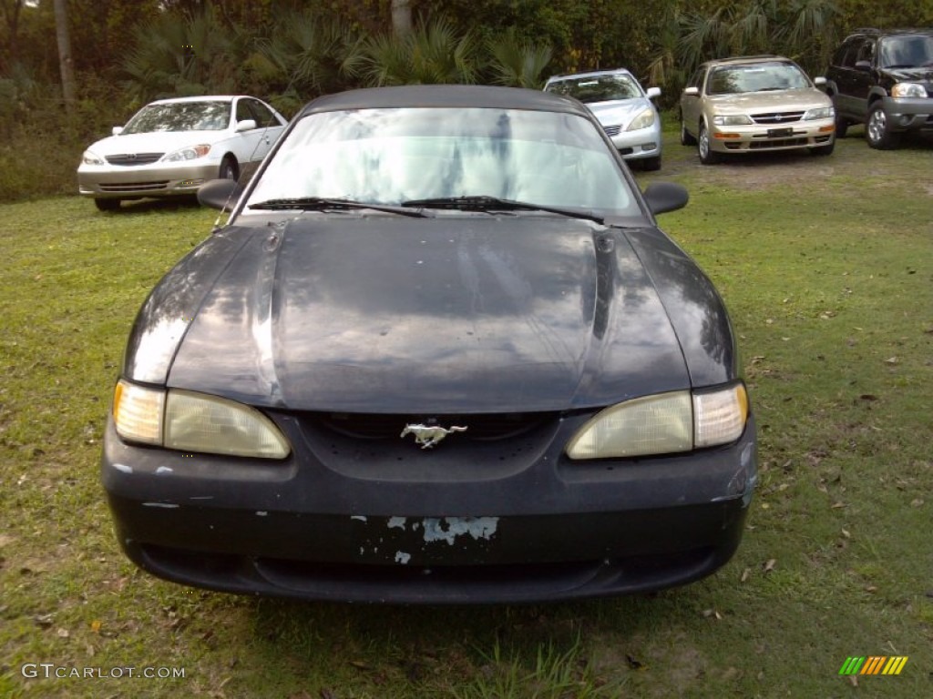 1995 Mustang V6 Coupe - Black / Saddle photo #2