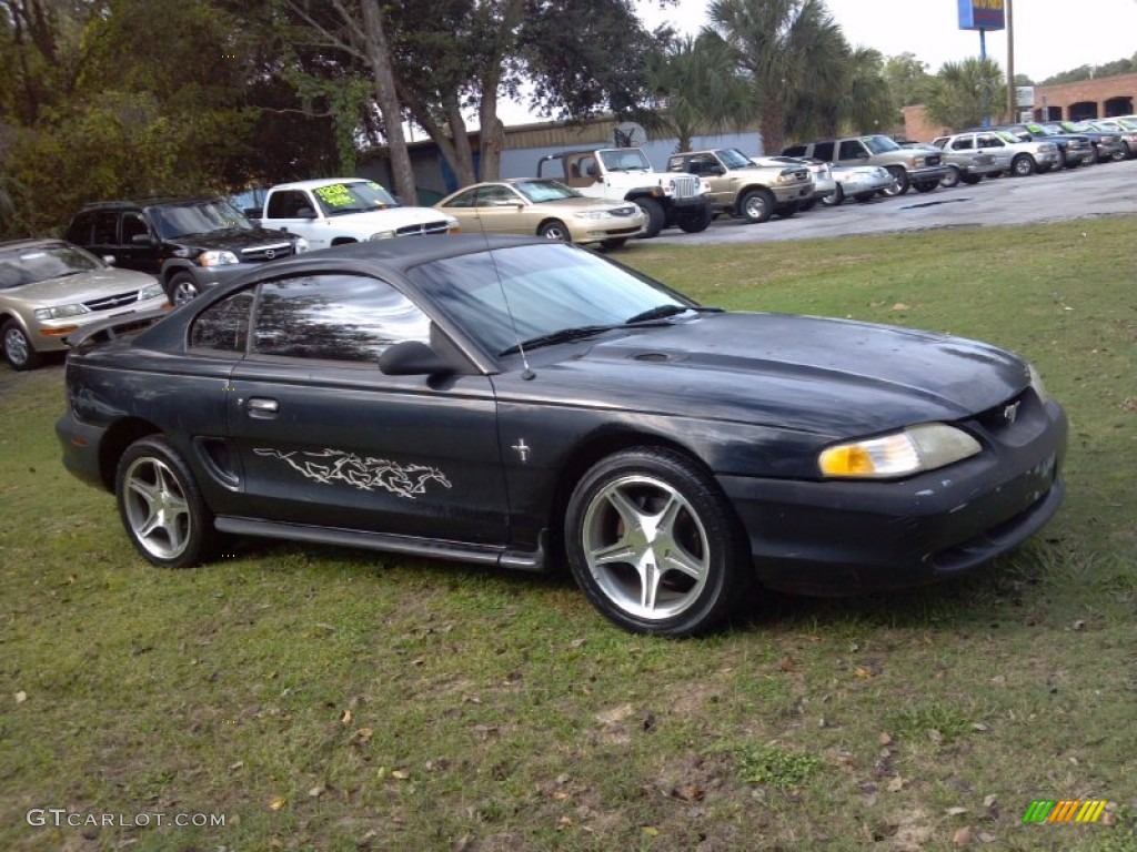 1995 Mustang V6 Coupe - Black / Saddle photo #3