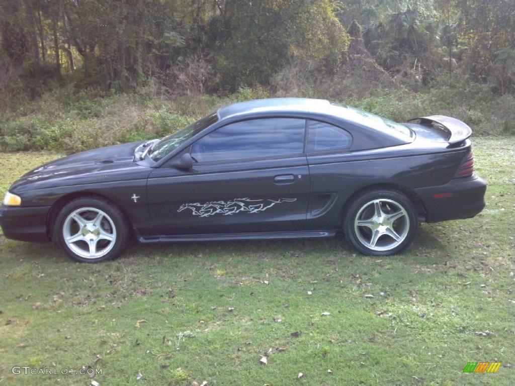 1995 Mustang V6 Coupe - Black / Saddle photo #8