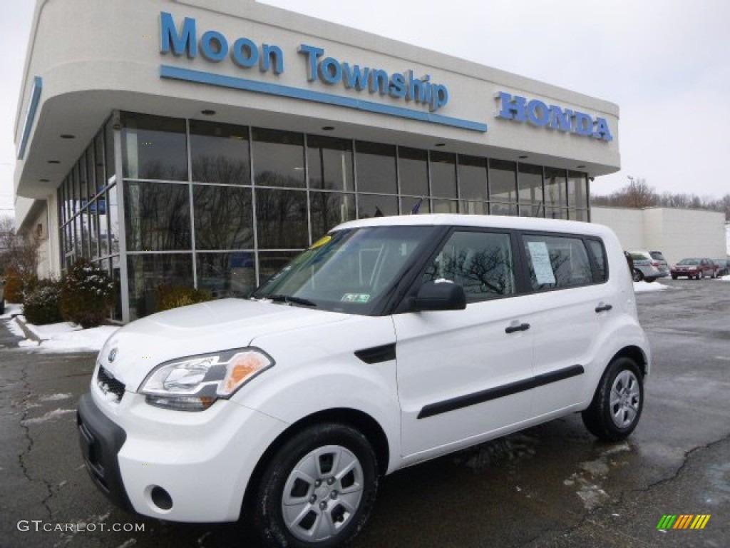 Clear White Kia Soul