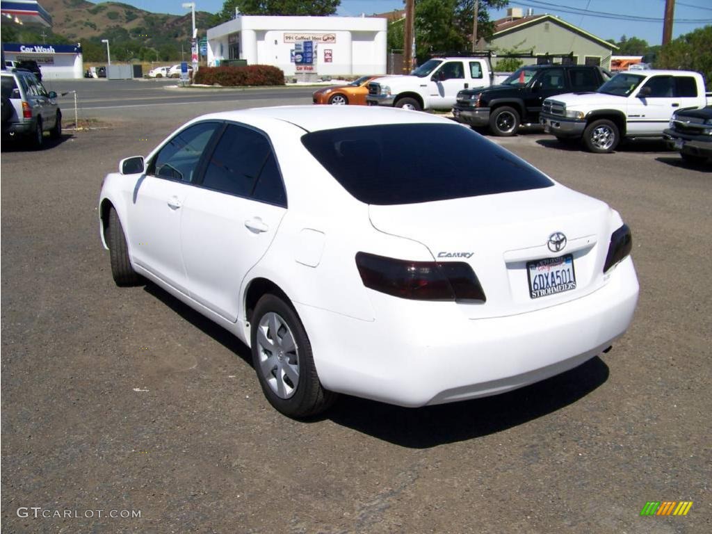 2009 Camry LE - Super White / Bisque photo #3