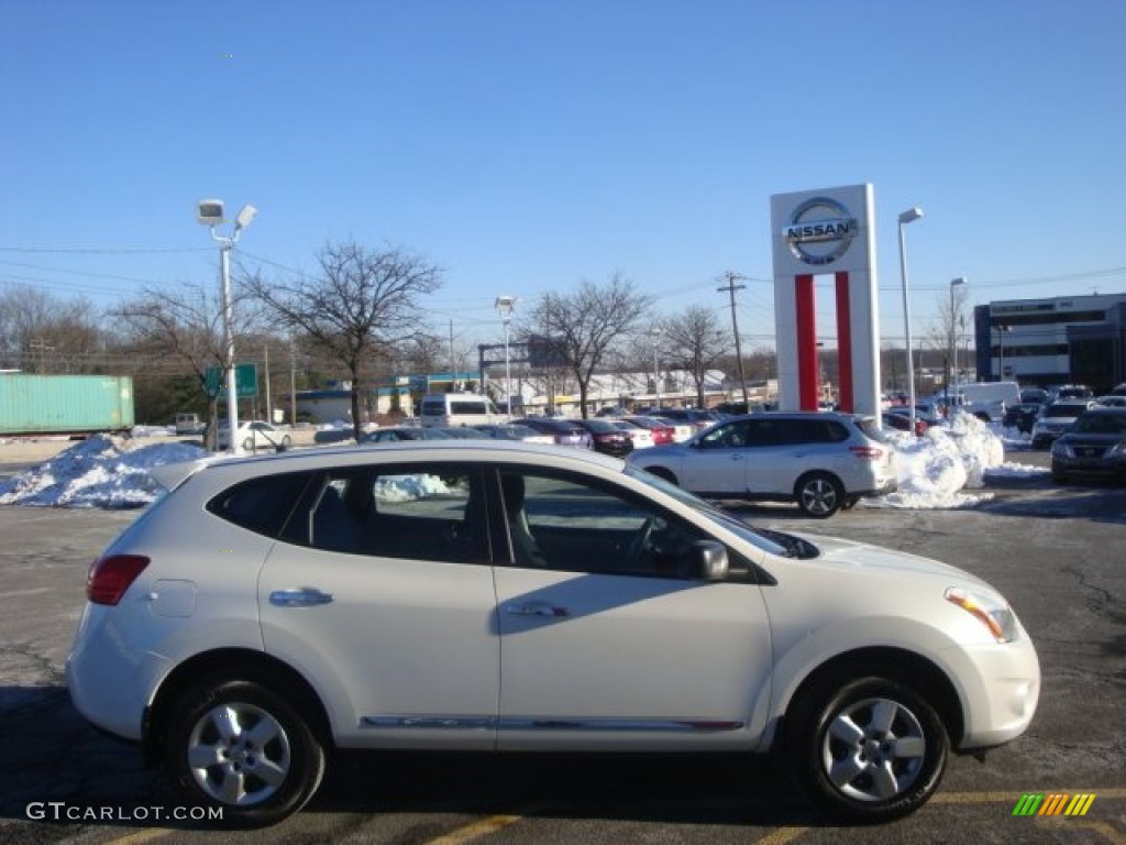 2011 Rogue S AWD - Pearl White / Black photo #4