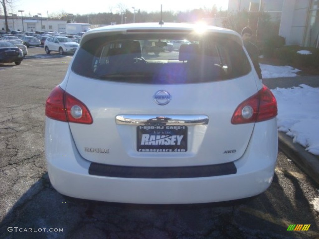2011 Rogue S AWD - Pearl White / Black photo #6