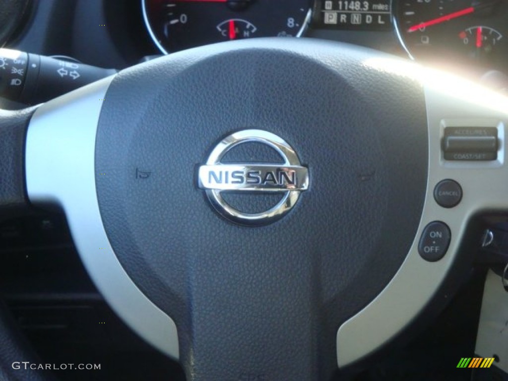 2011 Rogue S AWD - Pearl White / Black photo #19