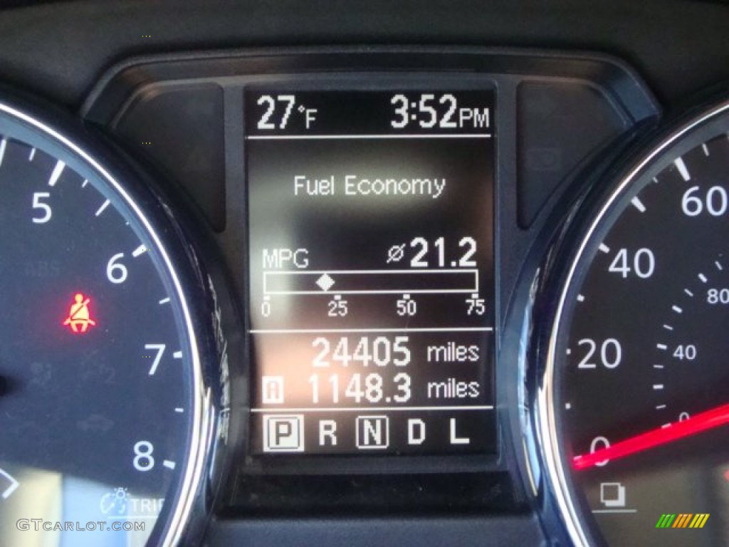 2011 Rogue S AWD - Pearl White / Black photo #20