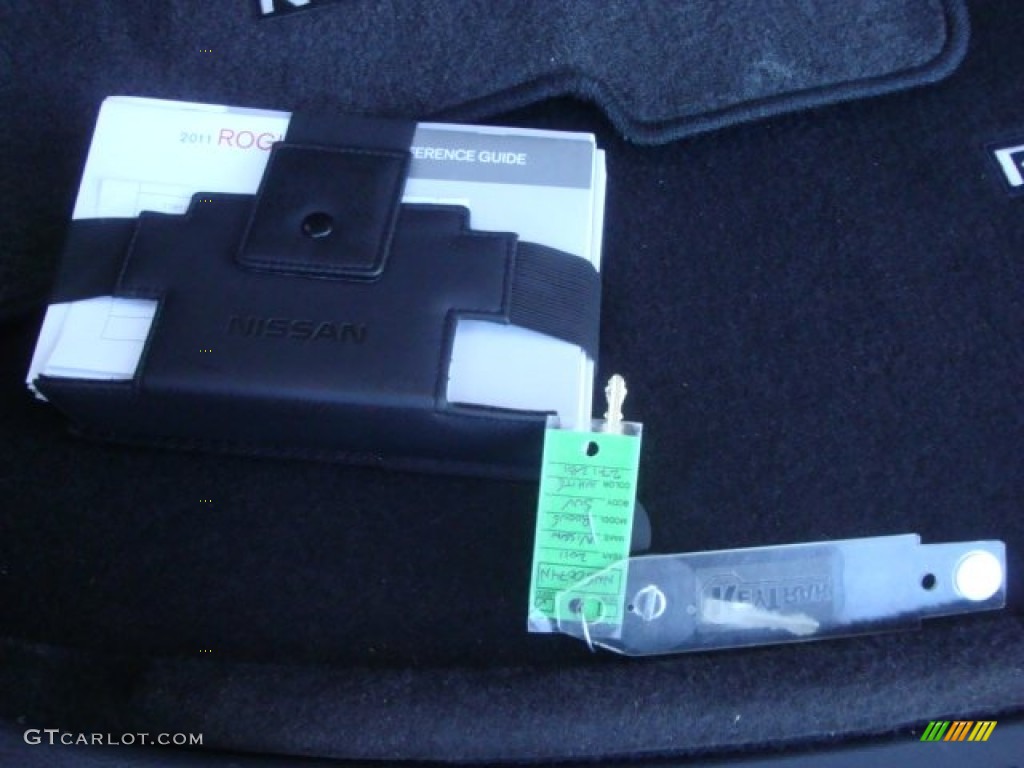 2011 Rogue S AWD - Pearl White / Black photo #25