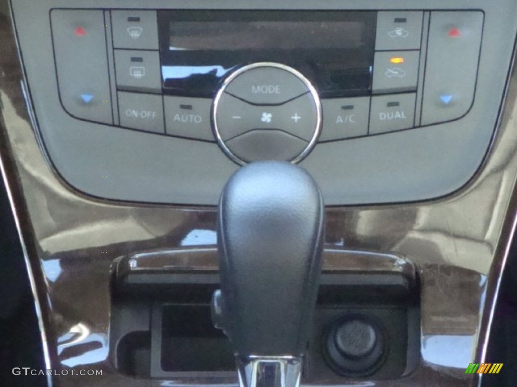 2013 Sentra SL - Red Brick / Charcoal photo #26