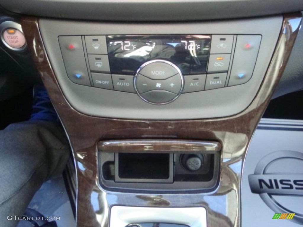 2013 Sentra SL - Red Brick / Charcoal photo #28