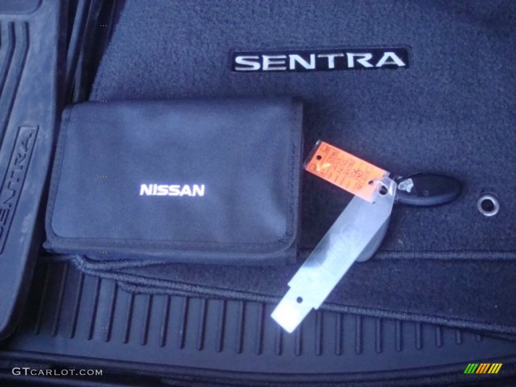 2013 Sentra SL - Red Brick / Charcoal photo #29