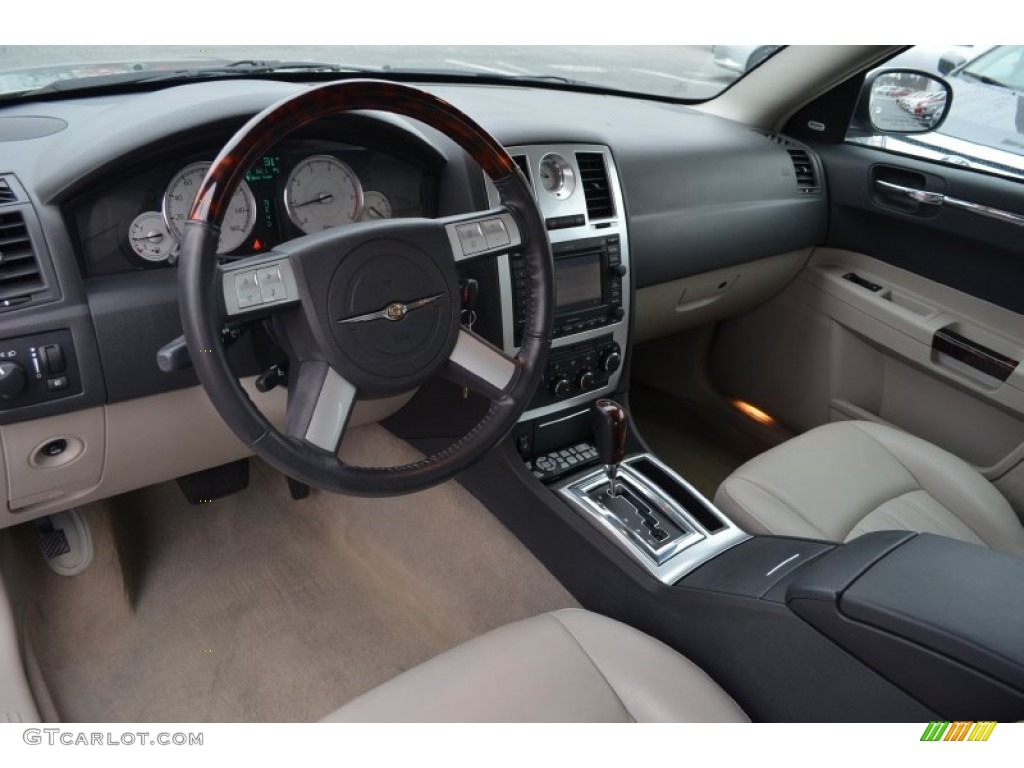 Dark Slate Gray/Light Graystone Interior 2006 Chrysler 300 C HEMI Photo #90501207