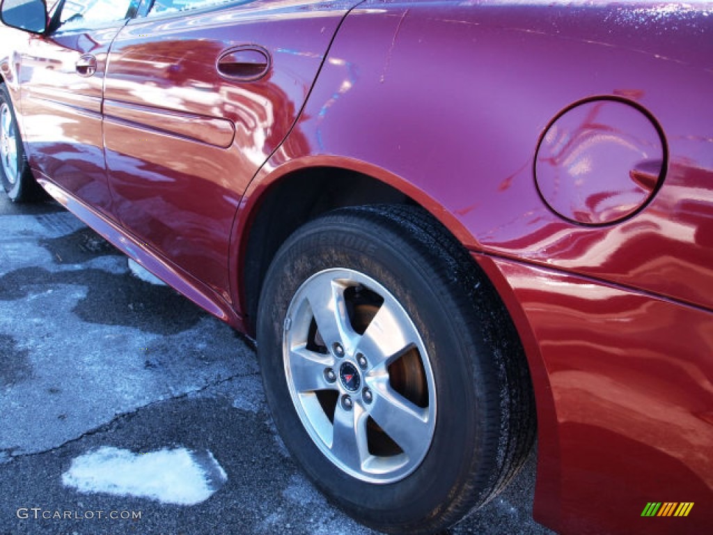 2005 Grand Prix Sedan - Sport Red Metallic / Dark Pewter photo #4
