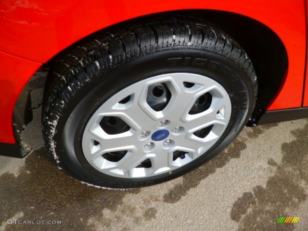 2012 Focus SE 5-Door - Race Red / Charcoal Black photo #9