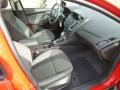 Race Red - Focus SE 5-Door Photo No. 10