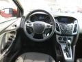 Race Red - Focus SE 5-Door Photo No. 15