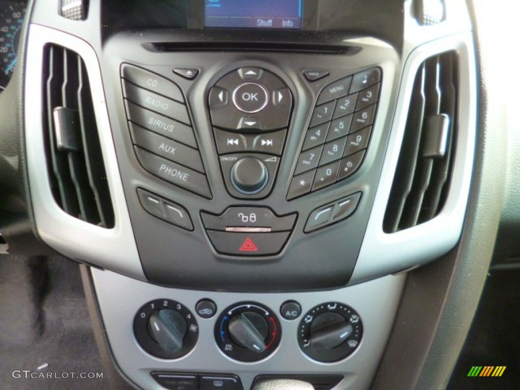 2012 Focus SE 5-Door - Race Red / Charcoal Black photo #19