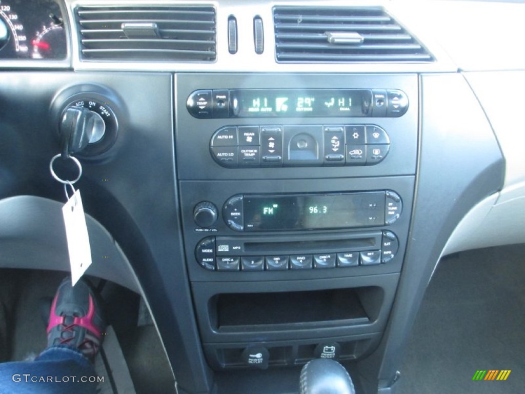 2007 Pacifica Touring AWD - Cognac Crystal Pearl / Dark Khaki/Light Graystone photo #10