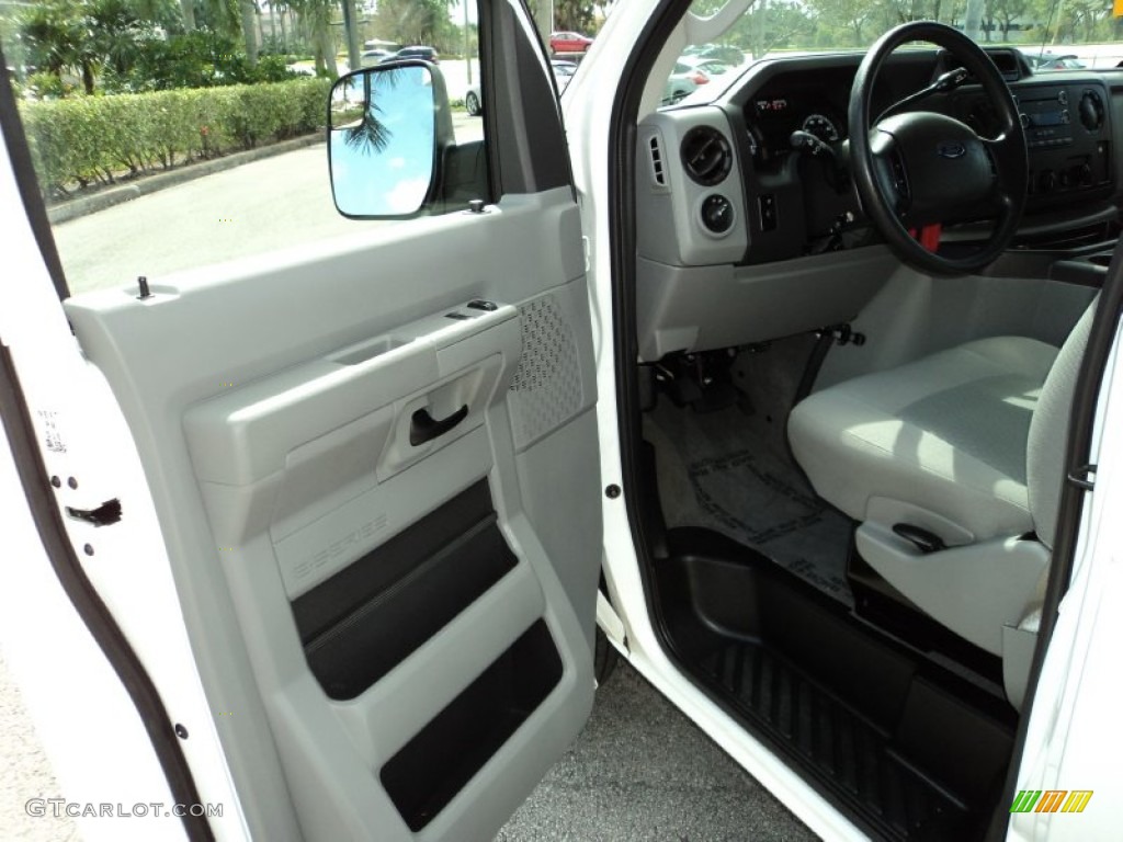 2013 E Series Van E350 XLT Extended Passenger - Oxford White / Medium Flint photo #17