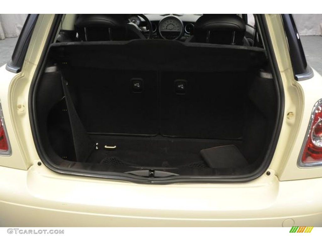 2011 Cooper Hardtop - Pepper White / Carbon Black photo #17