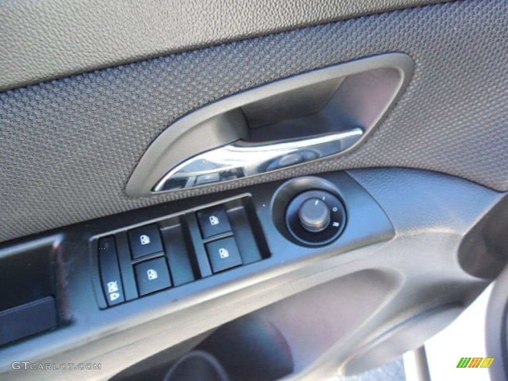 2013 Cruze LTZ - Summit White / Jet Black photo #17