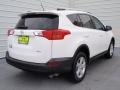 Super White - RAV4 XLE Photo No. 3