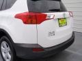 Super White - RAV4 XLE Photo No. 19